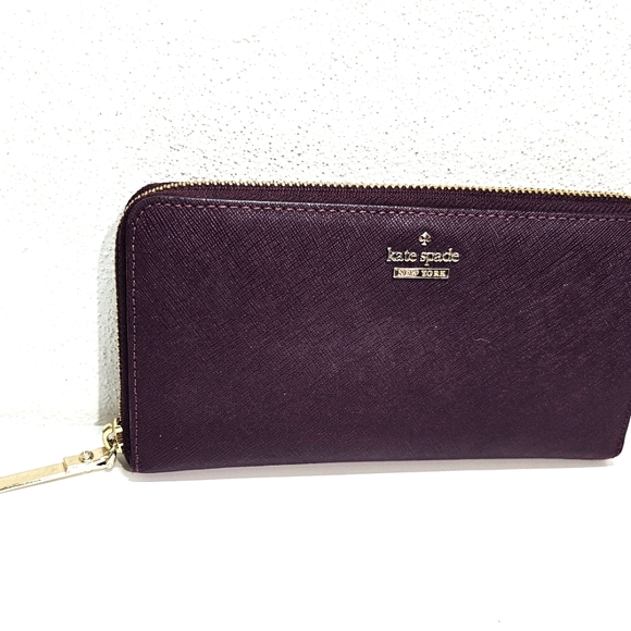 Kate Spade Maroon Cameron Street Lacey Wallet - Picture 1 of 16